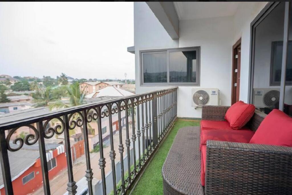 Cozy Penthouse ,Accra Ghana Owuraman Екстериор снимка