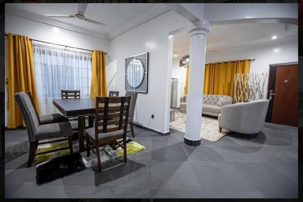 Cozy Penthouse ,Accra Ghana Owuraman Екстериор снимка